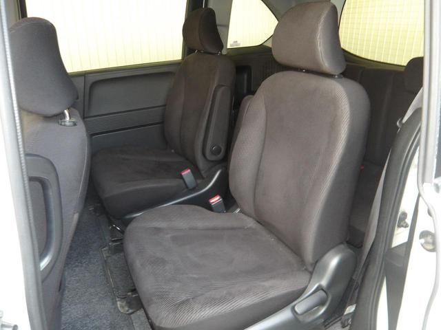 フリード Ｇ　エアロ　ジャストセレクション　２２年１２月登録／純正エアロ／プレミアムホワイト・パール／電動スライドドア／純正ＨＤＤインターナビ／ＴＶ／ＤＶＤビデオ／バックカメラ／ＥＴＣ／７人乗り／禁煙車／修復歴無し（22枚目）