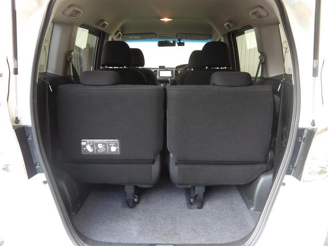 フリード Ｇ　エアロ　ジャストセレクション　２２年１２月登録／純正エアロ／プレミアムホワイト・パール／電動スライドドア／純正ＨＤＤインターナビ／ＴＶ／ＤＶＤビデオ／バックカメラ／ＥＴＣ／７人乗り／禁煙車／修復歴無し（25枚目）