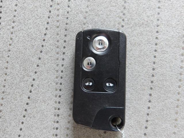 ステップワゴン L Lタイプ/プレミアムヒダマリアイボリーパール/純正HDDインターナビ/TV/DVDビデオ/全方位カメラ/純正フリップダウンモニター/ETC/モデューロアルミホイール/スマートキー/禁煙車/修復歴無し(10枚目)