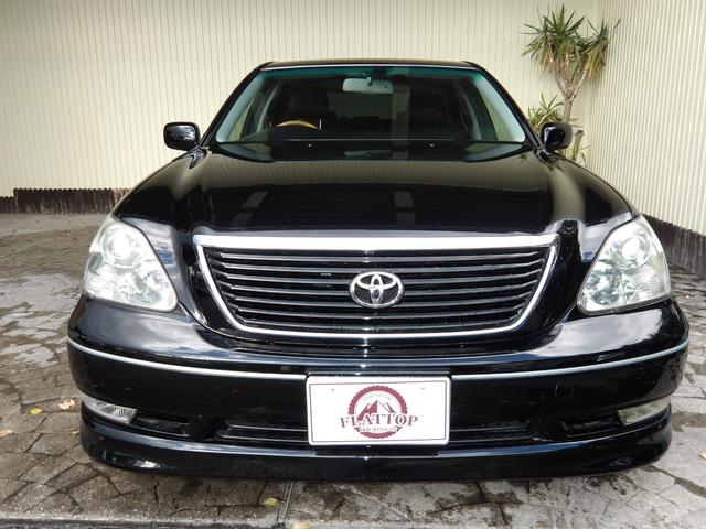 セルシオ Ｃ仕様　１７年４月登録／後期モデル／黒本革シート／純正ナビ／バックカメラ／１１５２３８ｋｍ時タイミングベルトセット交換済み／社外アルミホイール／社外マフラー／エアサスＫＩＴ／禁煙車／修復歴無し（13枚目）