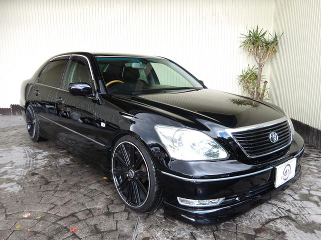 セルシオ Ｃ仕様　１７年４月登録／後期モデル／黒本革シート／純正ナビ／バックカメラ／１１５２３８ｋｍ時タイミングベルトセット交換済み／社外アルミホイール／社外マフラー／エアサスＫＩＴ／禁煙車／修復歴無し（14枚目）