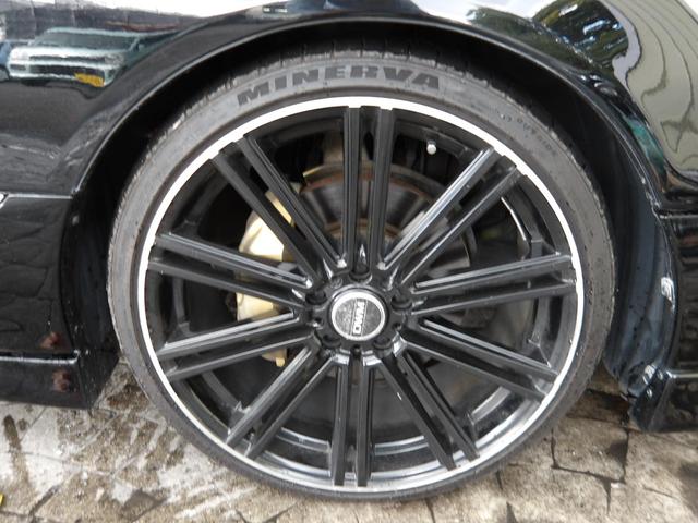 セルシオ Ｃ仕様　１７年４月登録／後期モデル／黒本革シート／純正ナビ／バックカメラ／１１５２３８ｋｍ時タイミングベルトセット交換済み／社外アルミホイール／社外マフラー／エアサスＫＩＴ／禁煙車／修復歴無し（20枚目）