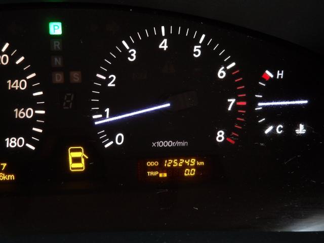 セルシオ Ｃ仕様　１７年４月登録／後期モデル／黒本革シート／純正ナビ／バックカメラ／１１５２３８ｋｍ時タイミングベルトセット交換済み／社外アルミホイール／社外マフラー／エアサスＫＩＴ／禁煙車／修復歴無し（24枚目）