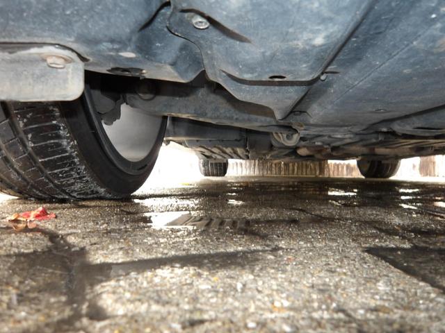 セルシオ Ｃ仕様　１７年４月登録／後期モデル／黒本革シート／純正ナビ／バックカメラ／１１５２３８ｋｍ時タイミングベルトセット交換済み／社外アルミホイール／社外マフラー／エアサスＫＩＴ／禁煙車／修復歴無し（29枚目）