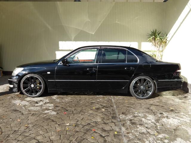 セルシオ Ｃ仕様　１７年４月登録／後期モデル／黒本革シート／純正ナビ／バックカメラ／１１５２３８ｋｍ時タイミングベルトセット交換済み／社外アルミホイール／社外マフラー／エアサスＫＩＴ／禁煙車／修復歴無し（41枚目）