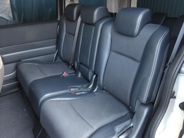 ステップワゴンスパーダ Ｚ　クールスピリット　２４年９月登録／後期型／ホワイトオーキッド・パール／ハーフレザーシート／両側電動ドア／パドルシフト／純正ナビ／ＴＶ／ＤＶＤビデオ／バックカメラ／ＥＴＣ／禁煙車／修復歴無し（10枚目）