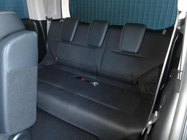 ステップワゴンスパーダ Ｚ　クールスピリット　２４年９月登録／後期型／ホワイトオーキッド・パール／ハーフレザーシート／両側電動ドア／パドルシフト／純正ナビ／ＴＶ／ＤＶＤビデオ／バックカメラ／ＥＴＣ／禁煙車／修復歴無し（11枚目）