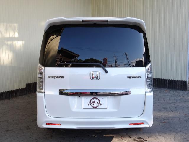 ステップワゴンスパーダ Ｚ　クールスピリット　２４年９月登録／後期型／ホワイトオーキッド・パール／ハーフレザーシート／両側電動ドア／パドルシフト／純正ナビ／ＴＶ／ＤＶＤビデオ／バックカメラ／ＥＴＣ／禁煙車／修復歴無し（16枚目）
