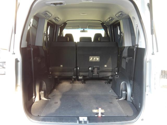 ステップワゴンスパーダ Ｚ　クールスピリット　２４年９月登録／後期型／ホワイトオーキッド・パール／ハーフレザーシート／両側電動ドア／パドルシフト／純正ナビ／ＴＶ／ＤＶＤビデオ／バックカメラ／ＥＴＣ／禁煙車／修復歴無し（29枚目）