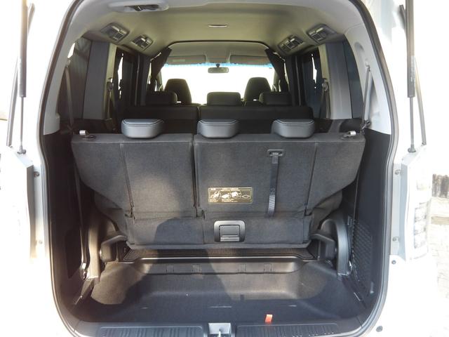 ステップワゴンスパーダ Ｚ　クールスピリット　２４年９月登録／後期型／ホワイトオーキッド・パール／ハーフレザーシート／両側電動ドア／パドルシフト／純正ナビ／ＴＶ／ＤＶＤビデオ／バックカメラ／ＥＴＣ／禁煙車／修復歴無し（30枚目）