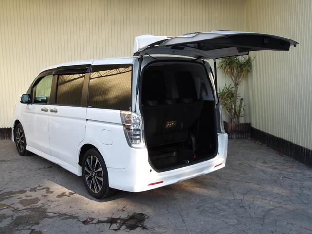 ステップワゴンスパーダ Ｚ　クールスピリット　２４年９月登録／後期型／ホワイトオーキッド・パール／ハーフレザーシート／両側電動ドア／パドルシフト／純正ナビ／ＴＶ／ＤＶＤビデオ／バックカメラ／ＥＴＣ／禁煙車／修復歴無し（39枚目）
