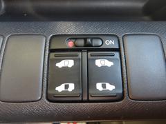 ����ҤȤĤǥɥ������ץ󡣡ڥ�󥢥������ξ¦�ѥ���饤�ɥɥ���ξ�꤬�դ����äƤ��Ƥ⡢�����å��ҤȤĤǥ��饤�ɥɥ�����ư�������ư�����ץ󤷤ޤ��� 7