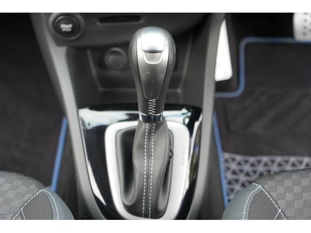 ルーテシア ＧＴ　４気筒ターボ　ＲＳドライブ　６速ＥＤＣ　パドルシフト　専用ＡＷ　専用シート　リアスポイラー　ＬＥＤデイライト　パークセンサー　ナビ　ＤＴＶ　Ｂｌｕｅｔｏｏｔｈオーディオ　禁煙車　スペアキー（52枚目）