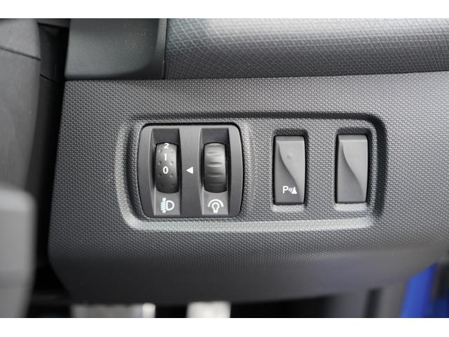 ルーテシア ＧＴ　４気筒ターボ　ＲＳドライブ　６速ＥＤＣ　パドルシフト　専用ＡＷ　専用シート　リアスポイラー　ＬＥＤデイライト　パークセンサー　ナビ　ＤＴＶ　Ｂｌｕｅｔｏｏｔｈオーディオ　禁煙車　スペアキー（55枚目）
