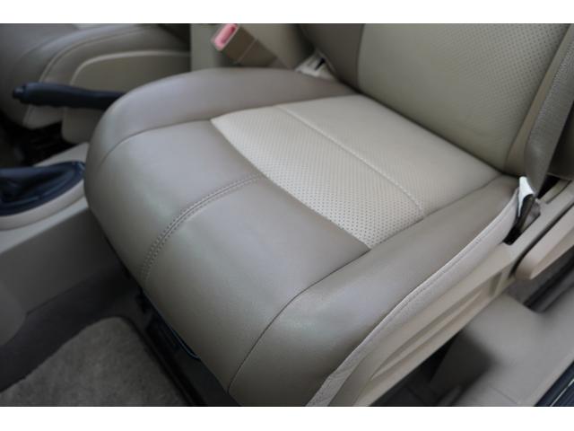 クライスラー・ＰＴクルーザーカブリオ リミテッド　禁煙車　記録簿１０枚　電動オープン　キーレス　ＥＴＣ　レザーシート　クルーズコントロール（43枚目）