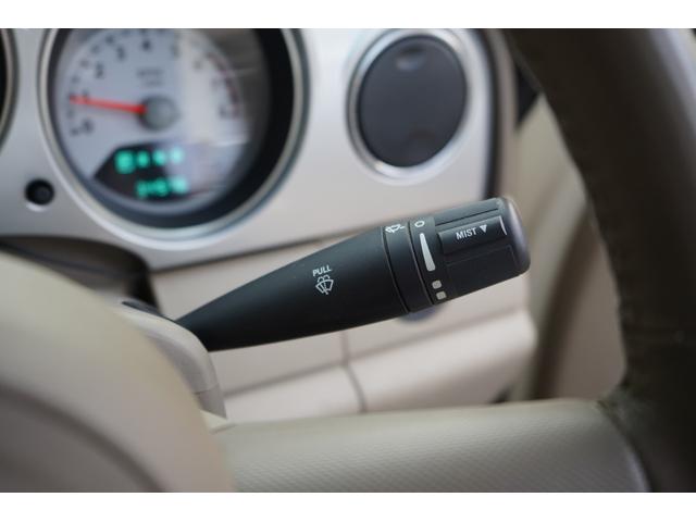 クライスラー・ＰＴクルーザーカブリオ リミテッド　禁煙車　記録簿１０枚　電動オープン　キーレス　ＥＴＣ　レザーシート　クルーズコントロール（50枚目）