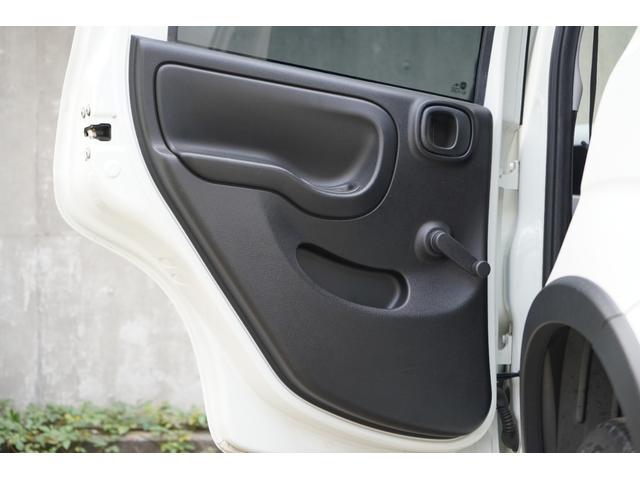 パンダ ４×４イタリアーナ　６速ＭＴ　禁煙車　記録簿６枚　４ＷＤターボ　カロッツェリアディスプレイオーディオ　ＥＴＣ　キーレス　スペアキー（64枚目）