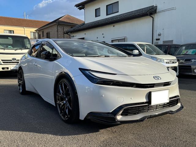 プリウス Ｚ　１オーナ禁煙車／ＧＲスポイラー／レイズ２０インチ／ローダウン／デジタルインナーミラー内蔵ドラレコ／パノラミックビュー／Ｐバックドア／（7枚目）