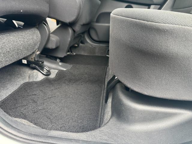 ステラ カスタムＲＳ　禁煙車／４気筒インタークーラー付スーパーチャージャー／ＥＴＣ／キーフリー／ナビ地デジ／（16枚目）