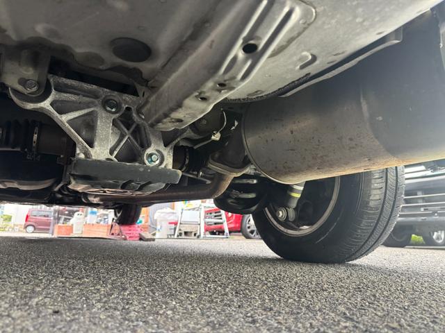 ノア ＹＹ　後期モデル／切り替え式４ＷＤ／５人乗り／ナビバックカメラ／前後ドライブレコーダー／（31枚目）