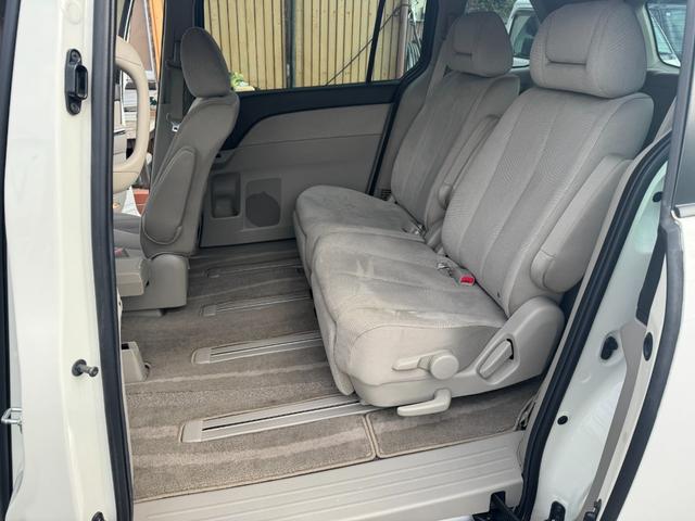 MPV 23T 禁煙車/後期モデル/245馬力インタークーラーターボ/外マフラー/外エアークリーナー/ナビ地デジフルセグ/バックカメラ/Bluetooth/両側電動ドア/スマートカードキー/フリップダウンモニター/(20枚目)