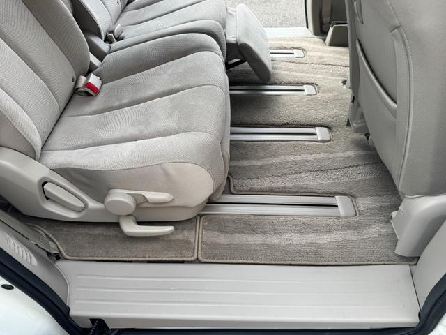 MPV 23T 禁煙車/後期モデル/245馬力インタークーラーターボ/外マフラー/外エアークリーナー/ナビ地デジフルセグ/バックカメラ/Bluetooth/両側電動ドア/スマートカードキー/フリップダウンモニター/(25枚目)