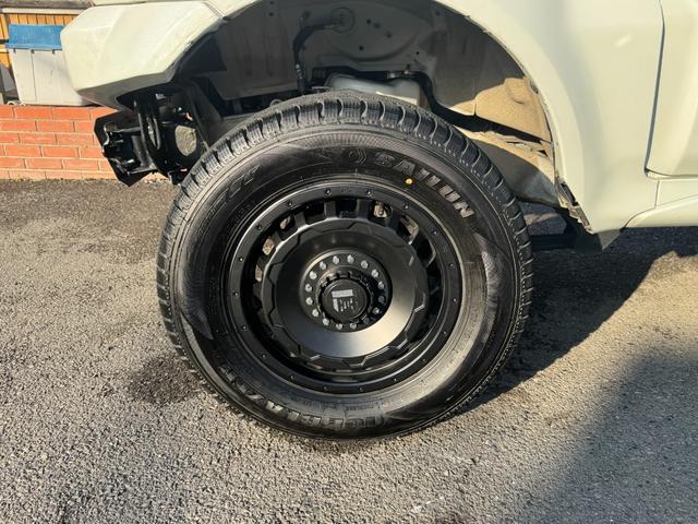 外１６インチＡＷ！スタッドレスタイヤ！