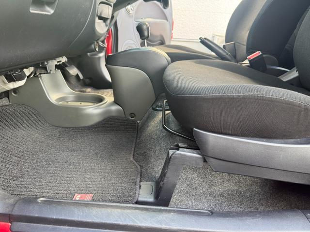 アイ Ｔ　後期モデル／ＭＩＶＥＣインタークーラーターボ／スマートキー／（13枚目）