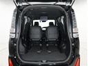 サードシートを跳ね上げて、セカンドシートをスライドすることによって、さらに広いラゲージスペースが作り出せます!このラゲージスペースがワンボックスミニバンの魅力であり、メリットの1つです♪