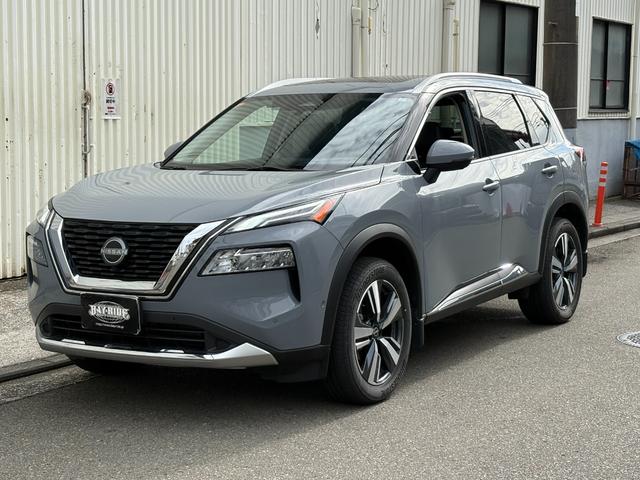 ローグ 　２０２３モデルＵＳ新車並行　自社輸入プラチナムＡＷＤ　パノラマサンルーフ　スマートキー２個　Ａｐｐｌｅ　Ｃａｒ　Ｐｌａｙ付　プレミアムＰＫＧ　レザーシート　Ｓヒーター＆ハンドルＨ　プレミアムカラー（2枚目）