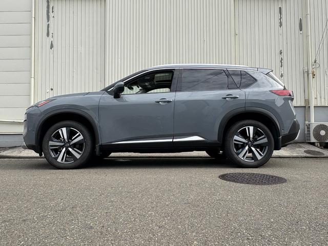 ローグ 　２０２３モデルＵＳ新車並行　自社輸入プラチナムＡＷＤ　パノラマサンルーフ　スマートキー２個　Ａｐｐｌｅ　Ｃａｒ　Ｐｌａｙ付　プレミアムＰＫＧ　レザーシート　Ｓヒーター＆ハンドルＨ　プレミアムカラー（4枚目）