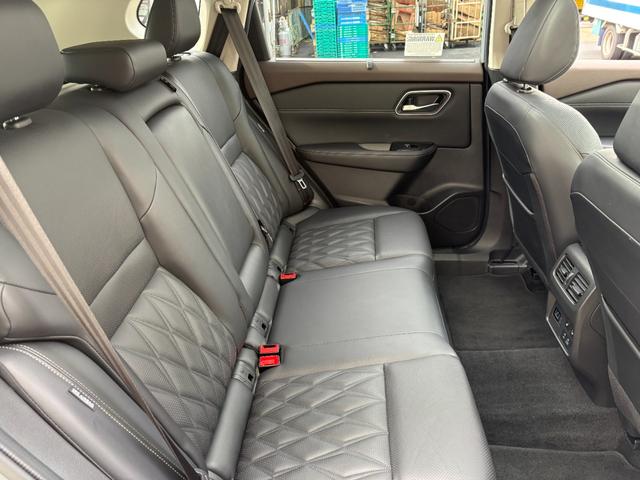 ローグ 　２０２３モデルＵＳ新車並行　自社輸入プラチナムＡＷＤ　パノラマサンルーフ　スマートキー２個　Ａｐｐｌｅ　Ｃａｒ　Ｐｌａｙ付　プレミアムＰＫＧ　レザーシート　Ｓヒーター＆ハンドルＨ　プレミアムカラー（13枚目）