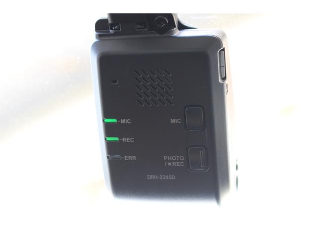 アコード ｅ：ＨＥＶ　Ｇｏｏｇｌｅ搭載１２．３インチ純正ナビゲーション　前後ドライブレコーダー　ＥＴＣ２．０車載器　１８インチアルミホイール　マルチビューカメラシステム　ＢＯＳＥプレミアムサウンドシステム　ワイヤレス充電器（13枚目）