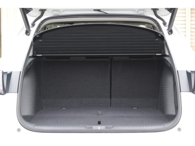 ＺＲ－Ｖ ｅ：ＨＥＶ　Ｚ　ホンダコネクト純正ナビ　ＥＴＣ２．０車載器　前後ドライブレコーダー　１８インチアルミホイール　ハンズフリーアクセスパワーテールゲート　本革シート　本革巻ステアリングホイール　ＨｏｎｄａＳＥＮＳＩＮＧ（12枚目）