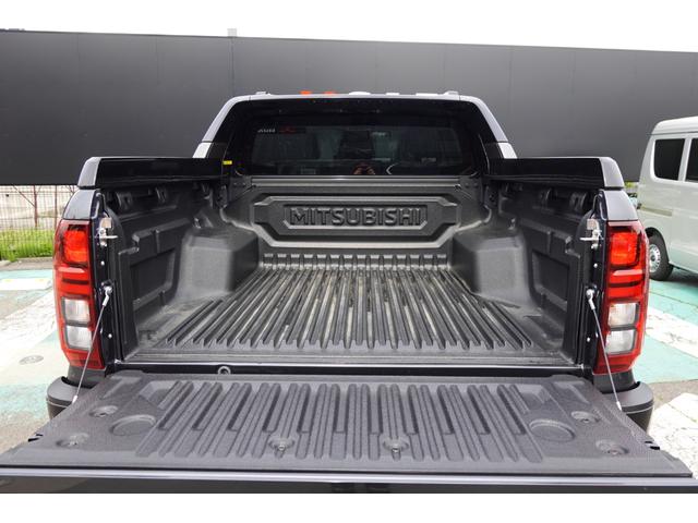 トライトン ＧＳＲ　モード切替４ＷＤ　６速ＡＴフロアシフト　オートＡ／Ｃ　スマフォ連携９型ナビ・フルセグＴＶ・リヤデフロック・全方位カメラ・フロント／サイド／バックカメラ・横滑り防止・衝突被害軽減ブレーキ・車線逸脱防止・後側方車両検知警報・ＬＥＤヘッドライト・フォグランプ（37枚目）