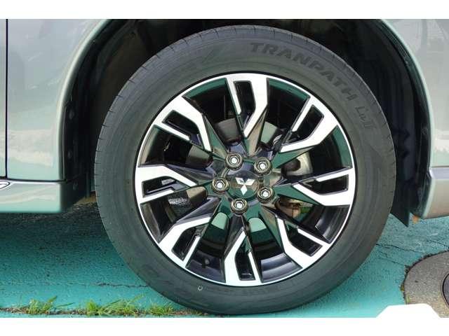 アウトランダーＰＨＥＶ Ｇセーフティパッケージ　７．７型ナビ　全方位カメラ　衝突被害軽減（19枚目）