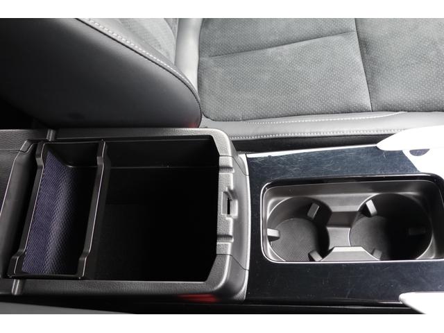 エクリプスクロスＰＨＥＶ Ｐ　ツインモーター４ＷＤ　フロアシフト　パドルシフト　オート　エアコン・スマホ連携ナビ・フルセグＴＶ・全方向カメラ・サイドバックカメラ・横滑り防止・衝突被害軽減ブレーキ・車線逸脱防止・後側方車両検知警報・誤発進抑制・ＬＥＤヘッドライト・フォグランプ・オートライト（31枚目）