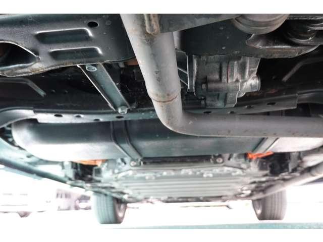 エクリプスクロスＰＨＥＶ Ｐ　ツインモーター４ＷＤ　フロアセレクトレバー　パドルシフト　オートエアコン・スマホ連携ナビ・フルセグＴＶ・全方向カメラ・ＥＴＣ２．０・横滑り防止・衝突被害軽減ブレーキ・車線逸脱防止・後側方車両検知・誤発進抑制装置・レーダークルコン・ＬＥＤヘッドライト・ワンオー（22枚目）