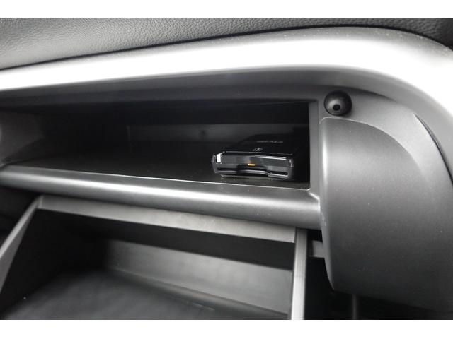 エクリプスクロスＰＨＥＶ Ｐ　ツインモーター４ＷＤ　フロアセレクトレバー　パドルシフト　オートエアコン・スマホ連携ナビ・フルセグＴＶ・全方向カメラ・ＥＴＣ２．０・横滑り防止・衝突被害軽減ブレーキ・車線逸脱防止・後側方車両検知・誤発進抑制装置・レーダークルコン・ＬＥＤヘッドライト・ワンオー（32枚目）