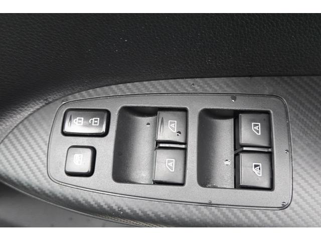 エクリプスクロスＰＨＥＶ Ｐ　ツインモーター４ＷＤ　フロアセレクトレバー　パドルシフト　オートエアコン・スマホ連携ナビ・フルセグＴＶ・全方向カメラ・ＥＴＣ２．０・横滑り防止・衝突被害軽減ブレーキ・車線逸脱防止・後側方車両検知・誤発進抑制装置・レーダークルコン・ＬＥＤヘッドライト・ワンオー（42枚目）
