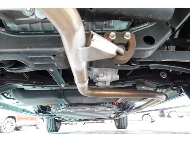 エクリプスクロスＰＨＥＶ Ｇ　ツインモーター４ＷＤ　フロアシフト　パドルシフト　オート　エアコン・７インチＳＤナビ・フルセグＴＶ・ＥＴＣ・横滑り防止・誤発進抑制・衝突被害軽減ブレーキ・車線逸脱防止・バッテリー残存容量８８．５％・ＬＥＤヘッドライト・フォグランプ・オートライト・オートハイビ（19枚目）