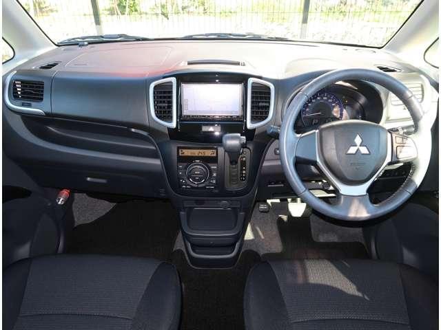 デリカＤ：２ Ｓ　フルタイム４ＷＤ　ＣＶＴインパネシフト　オートエアコン　７インチＳＤナビ・フルセグＴＶ・低速域衝突被害軽減ブレーキ・ＡＢＳ・横滑り防止・クルーズコントロール・ＨＩＤヘッドライト・フォグランプ・オートライト・両側電動スライドドア・イモビライザー・ワンオーナー（10枚目）