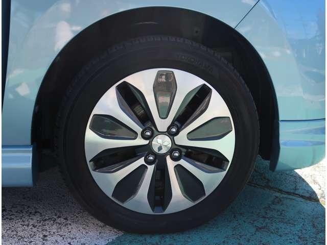 デリカＤ：２ Ｓ　フルタイム４ＷＤ　ＣＶＴインパネシフト　オートエアコン　７インチＳＤナビ・フルセグＴＶ・低速域衝突被害軽減ブレーキ・ＡＢＳ・横滑り防止・クルーズコントロール・ＨＩＤヘッドライト・フォグランプ・オートライト・両側電動スライドドア・イモビライザー・ワンオーナー（20枚目）