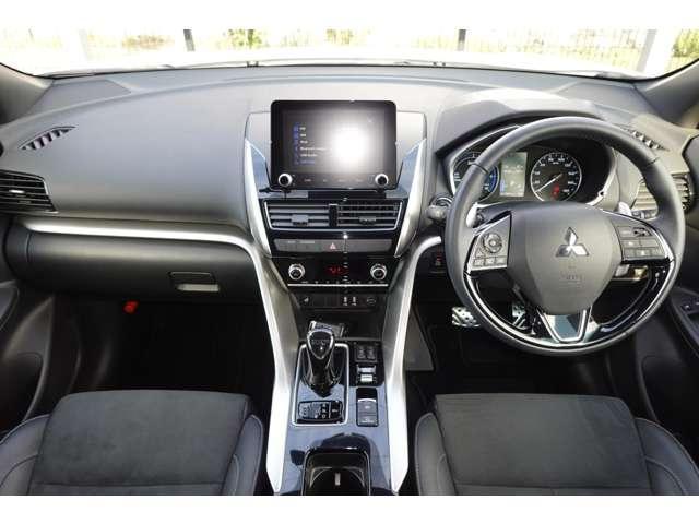エクリプスクロスＰＨＥＶ Ｐ　電気温水ヒーター　純正ナビ　残存８８．５（10枚目）