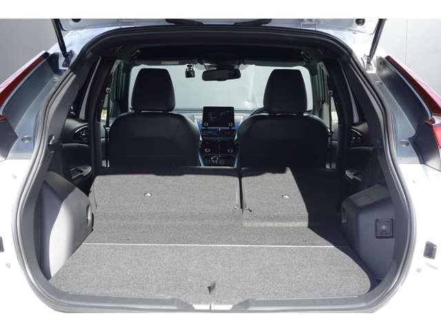 エクリプスクロスＰＨＥＶ Ｐ　電気温水ヒーター　純正ナビ　残存８８．５（14枚目）