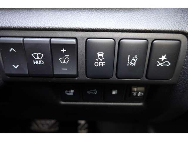 エクリプスクロスＰＨＥＶ ブラックエディション　純正ナビ　全方位カメラ　マイパイロット（13枚目）
