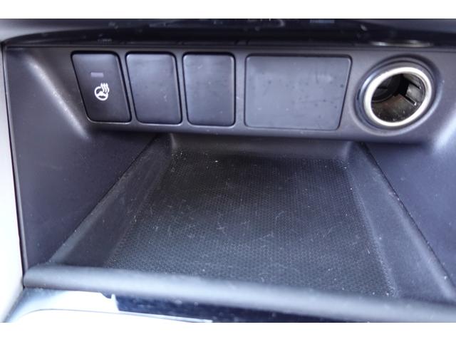 エクリプスクロスＰＨＥＶ Ｇ　モード切替ツインモーター４ＷＤ　フロアシフト　パドルシフ　ト・オートエアコン・横滑り防止・衝突被害軽減ブレーキ・前後誤発進抑制・車線逸脱防止・後側方車両検知警報・寒冷地仕様・ＬＥＤヘッドライト・フォグランプ・オートライト・ワンオーナー・タバコ臭マット焦げ小（35枚目）