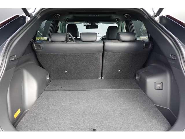 エクリプスクロスＰＨＥＶ Ｐ　ツインモーター４ＷＤ　フロアシフト　パドルシフト　オート　エアコン・スマフォ連携ナビ・フルセグＴＶ・横滑り防止・衝突被害軽減ブレーキ・誤発進抑制・車線逸脱防止・後側方車両検知警報・寒冷地仕様・ＬＥＤヘッドライト・フォグランプ・オートライト・オートハイビーム（18枚目）