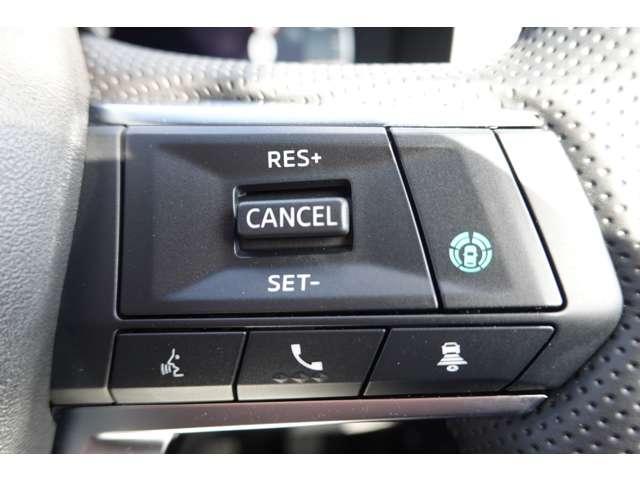 アウトランダーPHEV P モード切替式ツインモーター4WD フロアシフト パドルシ フト・パノラマサンルーフ・BOSEスピーカーシステム・マイパイロット・横滑り防止・車線逸脱防止・衝突被害軽減ブレーキ・誤発進抑制・後側方車両検知警報システム・LEDヘッドライト・バッテリー残存率91%(16枚目)