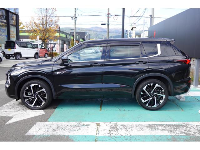 アウトランダーPHEV P モード切替式ツインモーター4WD フロアシフト パドルシ フト・パノラマサンルーフ・BOSEスピーカーシステム・マイパイロット・横滑り防止・車線逸脱防止・衝突被害軽減ブレーキ・誤発進抑制・後側方車両検知警報システム・LEDヘッドライト・バッテリー残存率91%(25枚目)